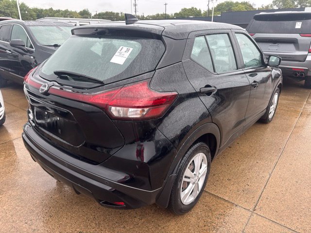 Used 2022 Nissan Kicks S FWD image 4