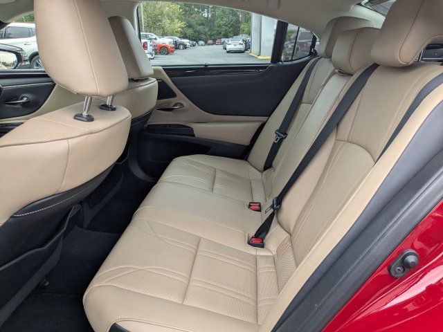 Used 2021 Lexus ES 300h Ultra Luxury w/ Accessory Package 2 FWD image 14
