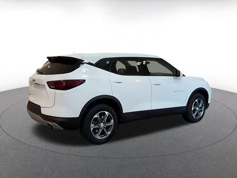 Used 2025 Chevrolet Blazer LT FWD image 11