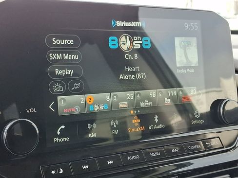 Used 2025 Nissan Pathfinder SL AWD/4WD image 18