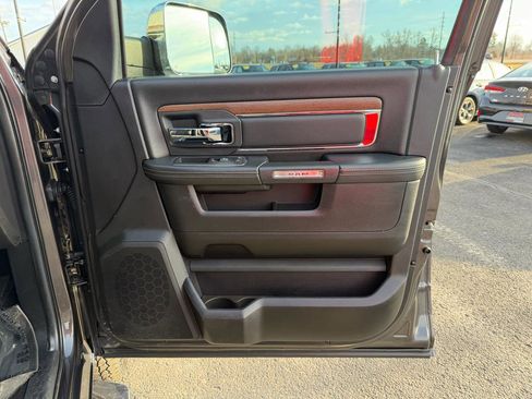 Used 2016 RAM 3500 Laramie image 21