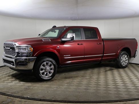 Used 2024 RAM 3500 Limited image 11