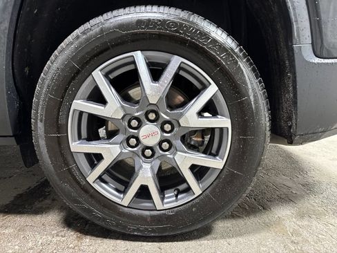 Used 2023 GMC Acadia SLT AWD/4WD image 36