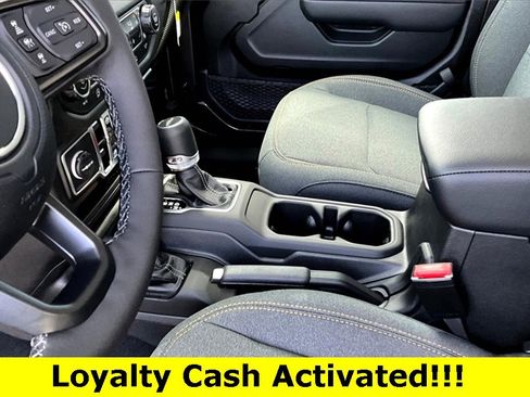 New 2025 Jeep Gladiator Sport image 17