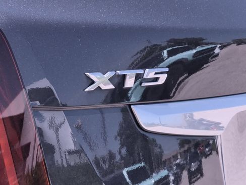 Used 2021 Cadillac XT5 Premium Luxury AWD/4WD image 13