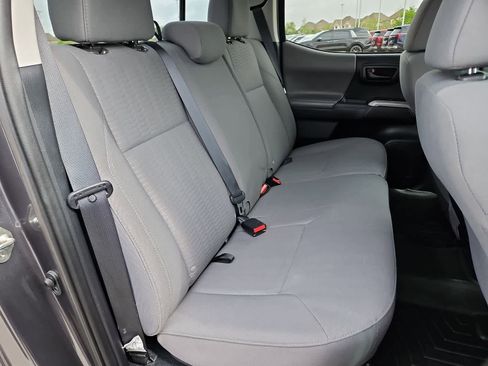 Used 2018 Toyota Tacoma SR5 image 20