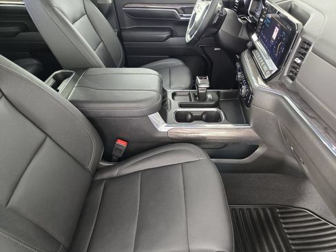 Used 2024 Chevrolet Silverado 1500 LTZ AWD/4WD image 15