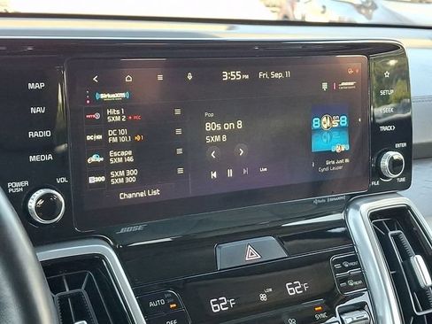 Certified 2023 Kia Sorento SX Prestige w/ Panoramic Sunroof Package AWD/4WD image 18