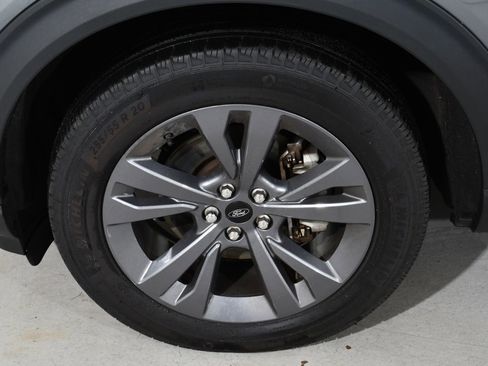 Used 2023 Ford Explorer XLT w/ Equipment Group 202A image 25