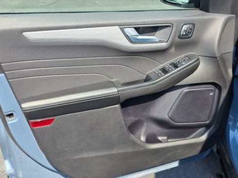 Used 2024 Ford Escape Platinum AWD/4WD image 8