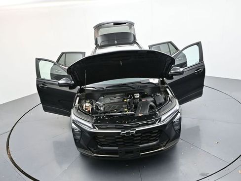 Used 2024 Chevrolet Trax ACTIV w/ Driver Confidence Package image 45