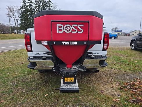 Used 2022 GMC Sierra 2500 SLE w/ SLE Value Package; image 10