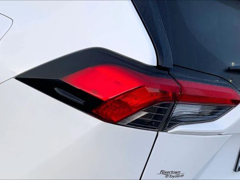 Used 2023 Toyota RAV4 XLE w/ Convenience Package image 27