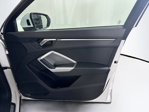 Used 2024 Audi Q3 2.0T Premium image 32