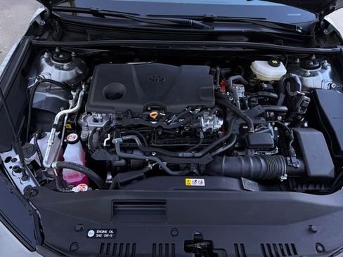 Used 2025 Toyota Camry LE image 11