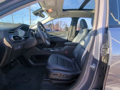 Certified 2022 Chevrolet Bolt EUV Premier w/ Sun & Sound Package image 13