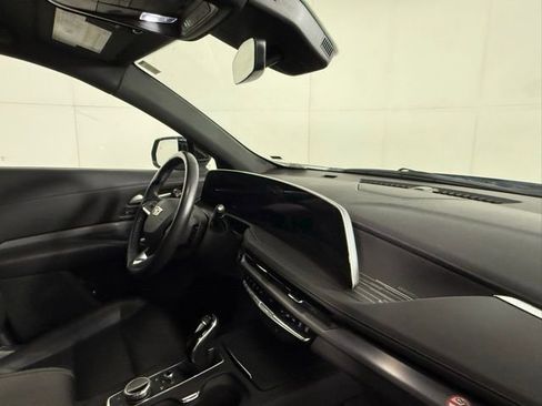 Certified 2025 Cadillac XT4 Premium Luxury image 31