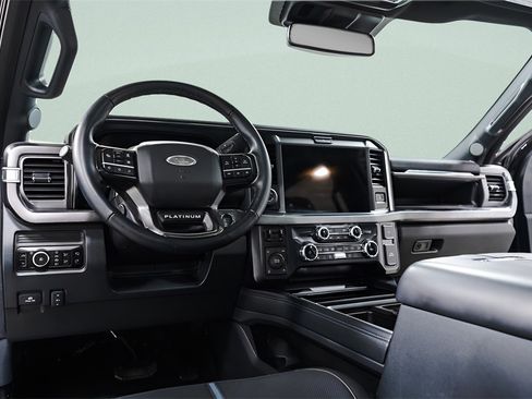 Used 2025 Ford F250 Platinum image 29