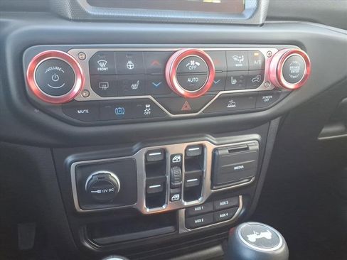 Used 2021 Jeep Wrangler Unlimited Sahara w/ Cold Weather Group image 20