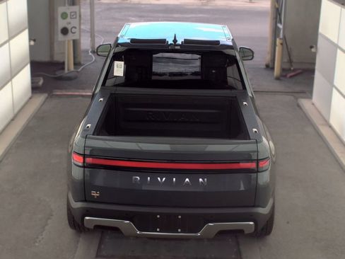 Used 2022 Rivian R1T Adventure AWD/4WD image 10