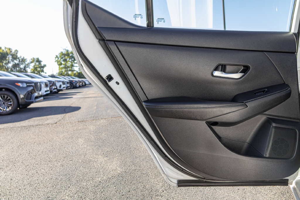 Used 2023 Nissan Sentra SV FWD image 28