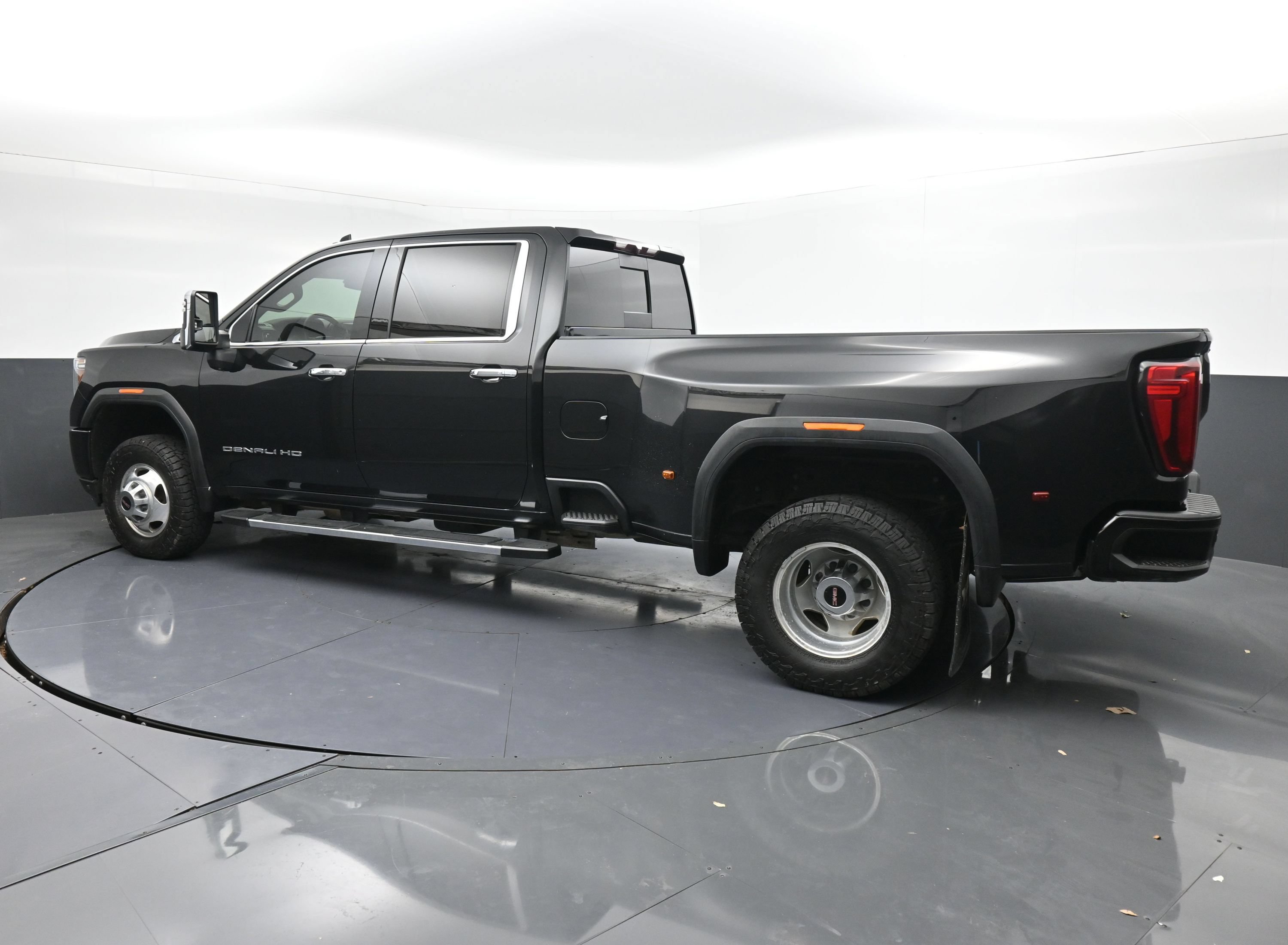 Used 2021 GMC Sierra 3500 Denali AWD/4WD image 6