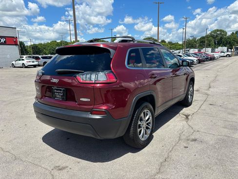 Used 2019 Jeep Cherokee Latitude Plus w/ Cold Weather Group AWD/4WD image 5