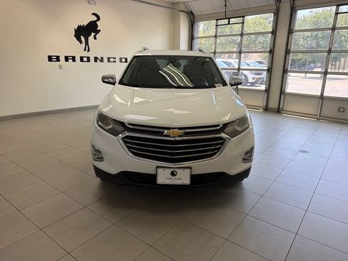 Used 2018 Chevrolet Equinox Premier FWD image 3