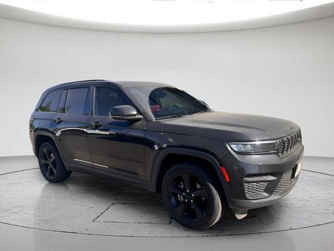 Used 2023 Jeep Grand Cherokee Altitude AWD/4WD image 1