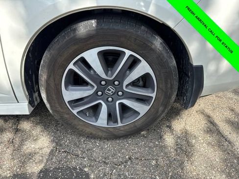 Used 2015 Honda Odyssey Touring Elite image 4
