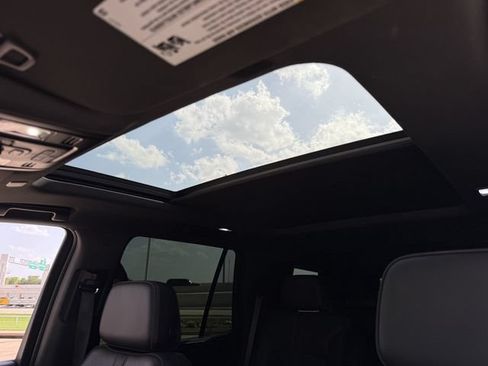 Used 2021 Chevrolet Tahoe RST w/ Luxury Package RWD image 24