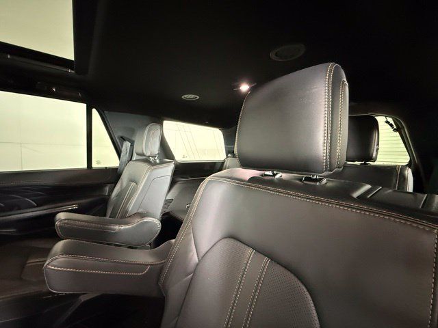 Used 2024 Ford Expedition Platinum AWD/4WD image 23