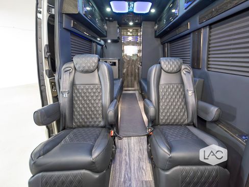 Used 2025 Mercedes-Benz Sprinter 3500 image 8