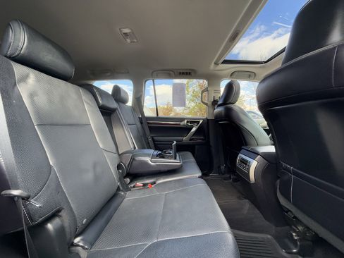 Used 2017 Lexus GX 460 image 39