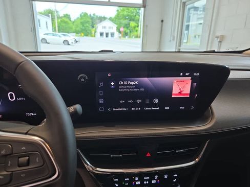 Used 2026 Buick Encore GX Avenir w/ Avenir Technology Package AWD/4WD image 15