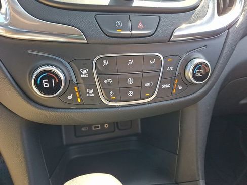 Certified 2023 Chevrolet Equinox LT AWD/4WD image 16