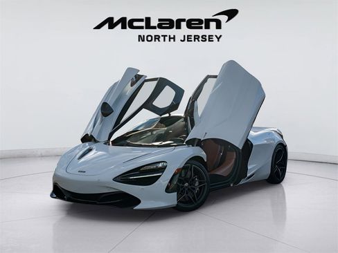 Used 2018 McLaren 720S image 2