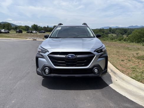 Certified 2025 Subaru Outback Premium w/ Popular Package #1A AWD/4WD image 2