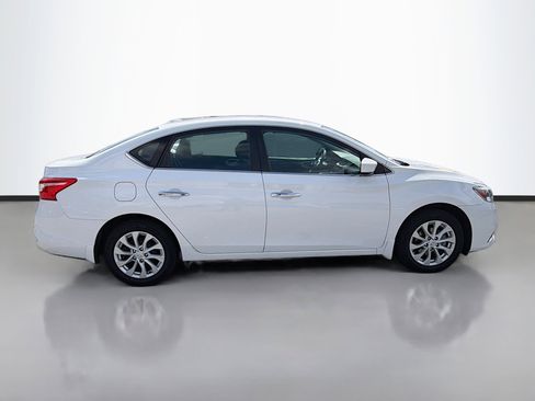 Used 2019 Nissan Sentra SV image 2