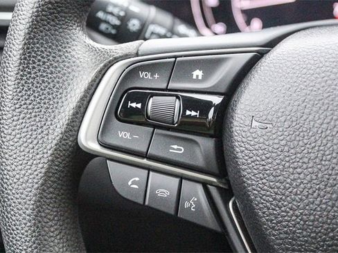 Used 2018 Honda Accord EX image 31