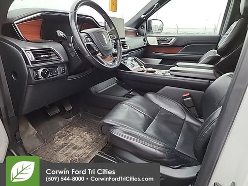 Used 2020 Lincoln Navigator Reserve w/ Luxury Package image 11