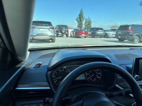 Used 2025 Nissan Altima 2.5 SV image 34