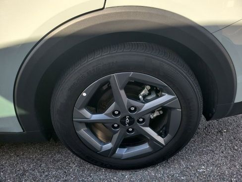 Used 2025 Kia K4 LXS image 11