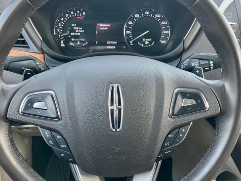 Used 2019 Lincoln MKC Select w/ Select Plus Package image 10