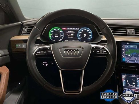 Used 2024 Audi Q8 e-tron Premium image 11