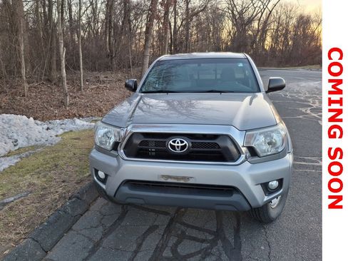 Used 2014 Toyota Tacoma 4x4 Access Cab V6 image 2