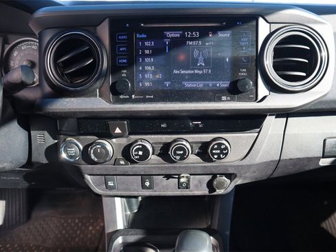 Used 2017 Toyota Tacoma TRD Sport image 17