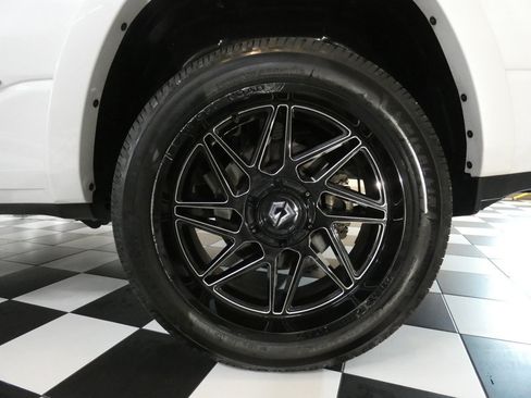 Used 2022 RAM 1500 Limited AWD/4WD image 8