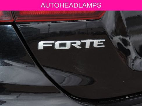 Used 2024 Kia Forte GT-Line w/ GT-Line Premium Package image 12