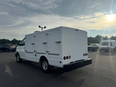 Used 2014 Chevrolet Express 3500 image 11